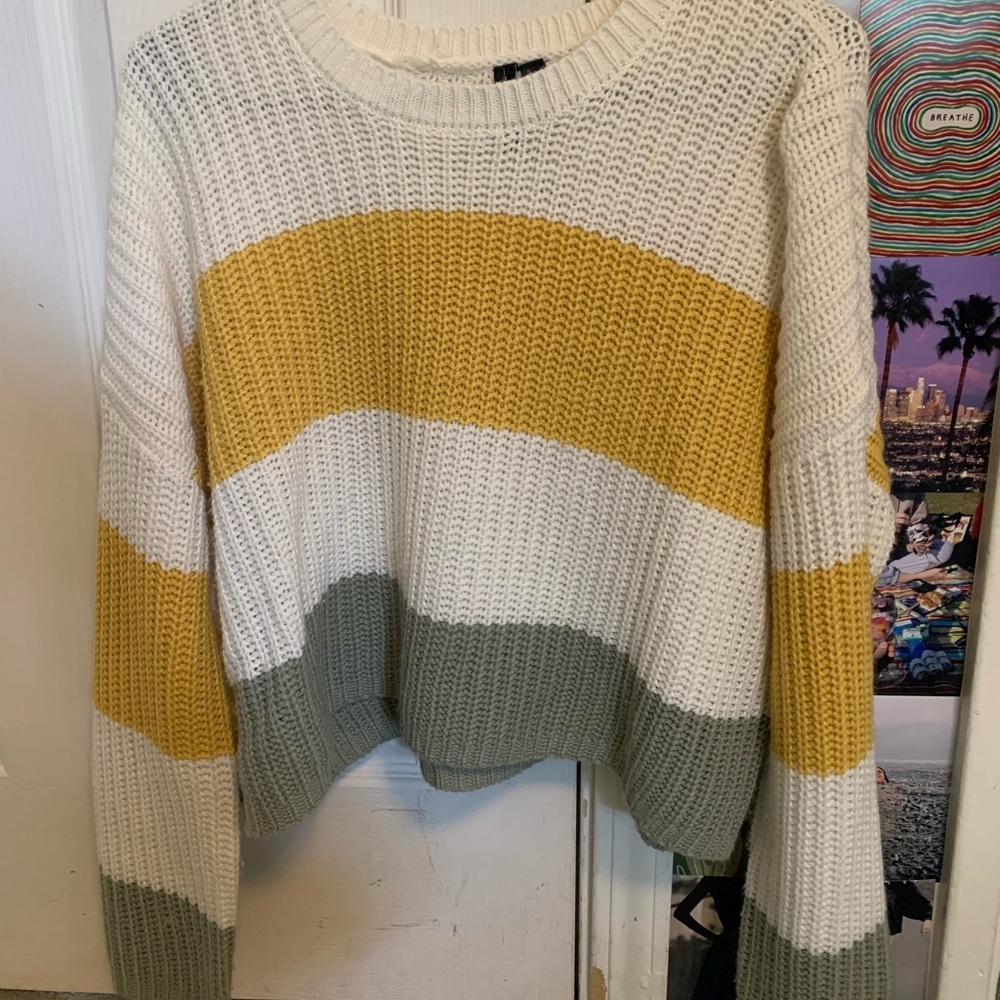 Cute fall sweater 🧡